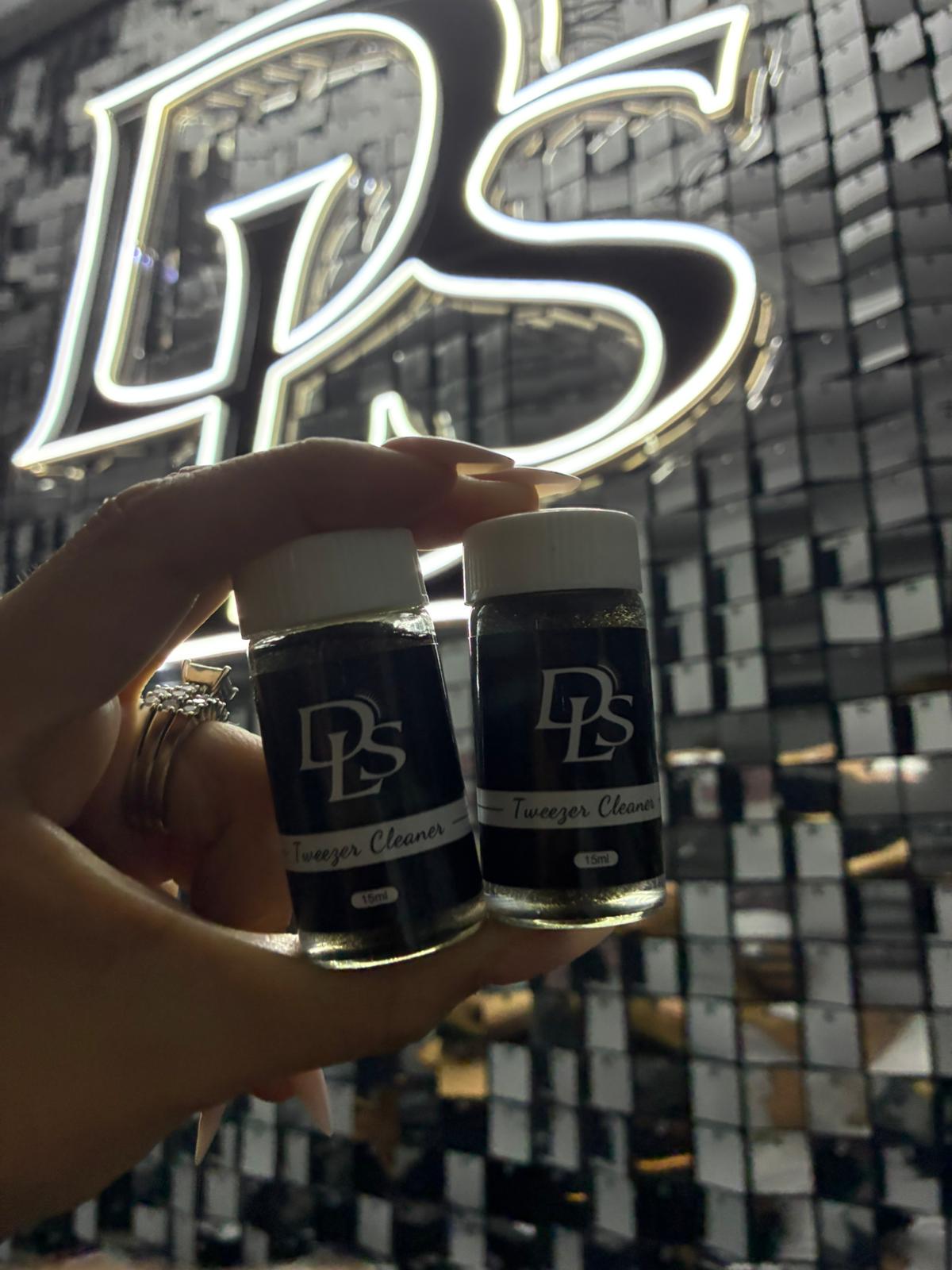 Tweezer Cleaner