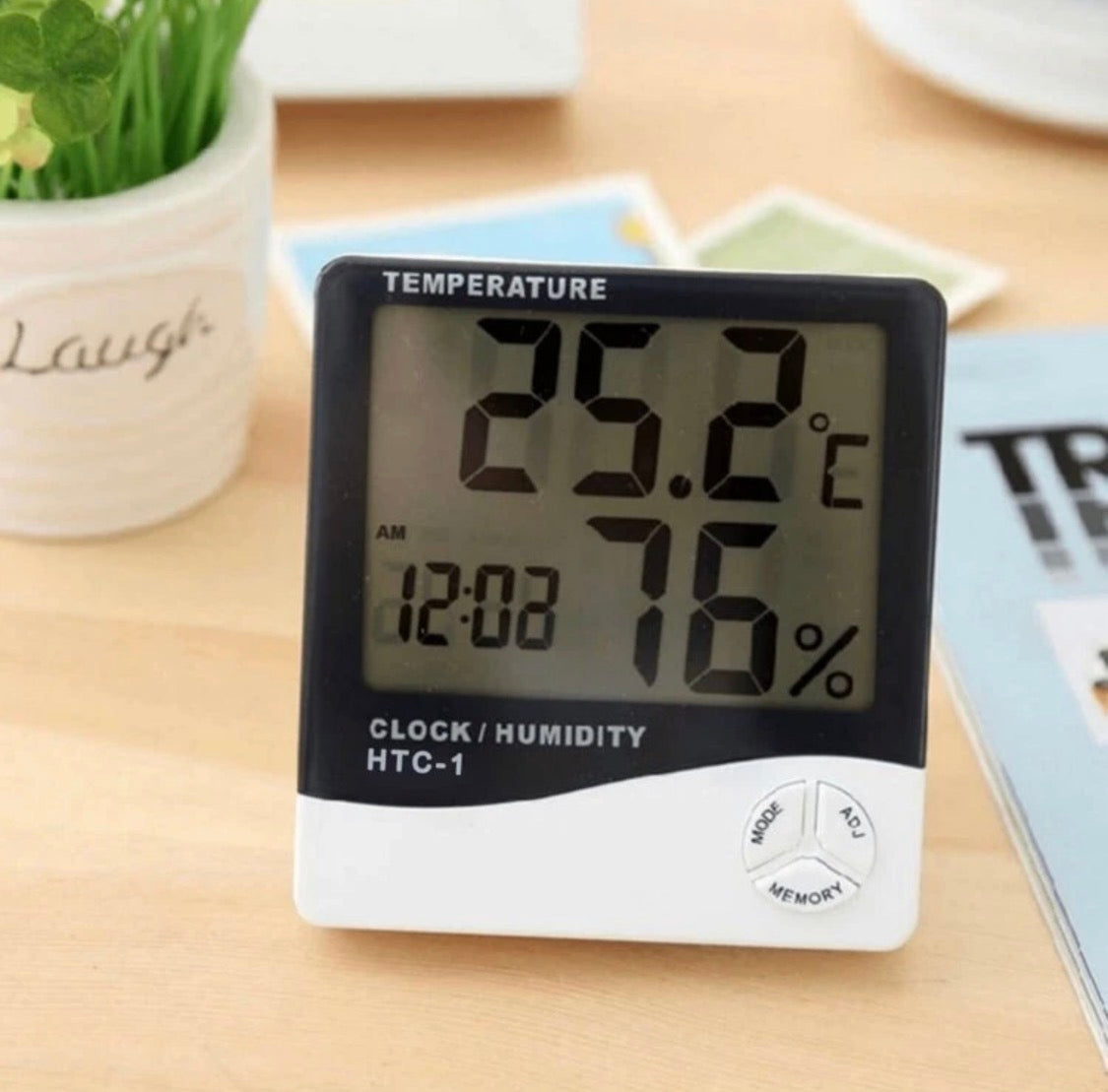 Humidity Monitor for Lash Artist